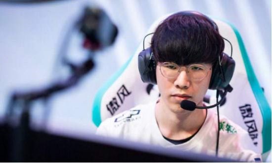 银发玩家如何在成都电竞队找到新乐趣